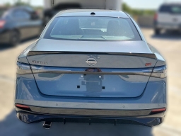 Nissan Sentra SR Sedan 2026