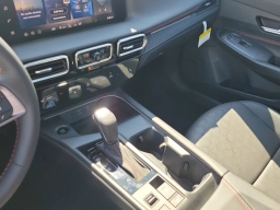 Nissan Sentra SR Sedan 2026