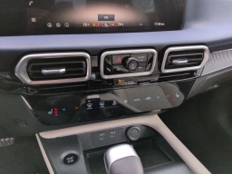 Nissan Sentra SL Sedan 2026