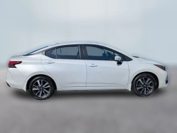 Nissan Versa SV CVT 2025