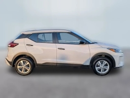 Nissan Kicks Play S FWD 2025