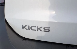 Nissan Kicks SV AWD 2026