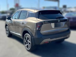 Nissan Kicks SV FWD 2026