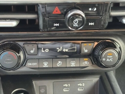 Nissan Kicks SV FWD 2026