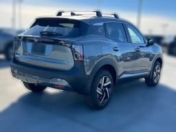Nissan Kicks SV FWD 2026
