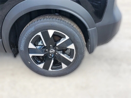 Nissan Kicks SV FWD 2026