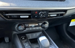 Nissan Kicks SV FWD 2026