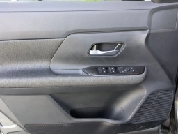Nissan Kicks SV FWD 2026