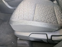 Nissan Kicks SV FWD 2026