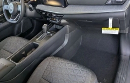 Nissan Kicks SV FWD 2026