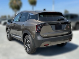 Nissan Kicks SV FWD 2026