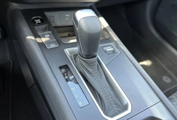 Nissan Kicks SV FWD 2026