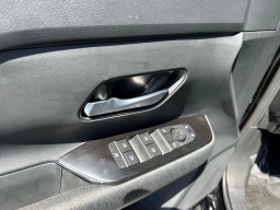 Nissan Kicks SV FWD 2026