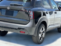 Nissan Kicks SV FWD 2026