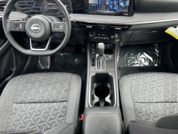 Nissan Kicks SV FWD 2026