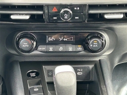 Nissan Kicks SV FWD 2026