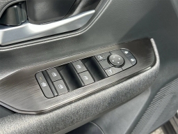 Nissan Kicks SV FWD 2026
