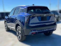 Nissan Kicks SV FWD 2026
