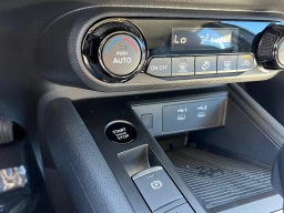 Nissan Kicks SV FWD 2026