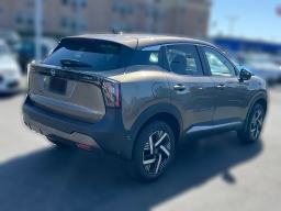 Nissan Kicks SV FWD 2026