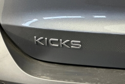 Nissan Kicks SV FWD 2026
