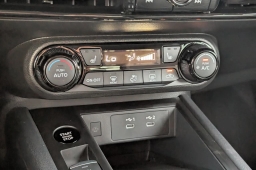 Nissan Kicks SV FWD 2026