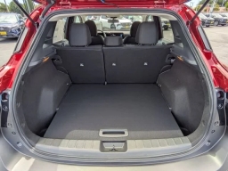 Nissan Kicks SV FWD 2026