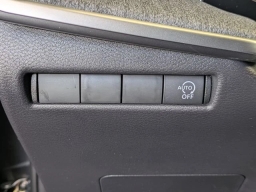 Nissan Kicks SV FWD 2026