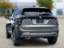 Nissan Kicks SV FWD 2026