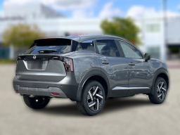 Nissan Kicks SV FWD 2026