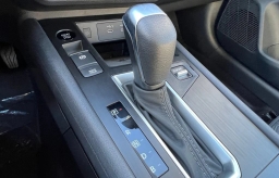 Nissan Kicks SV FWD 2026