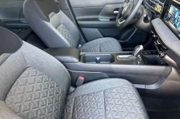 Nissan Kicks SV FWD 2026