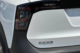 Nissan Kicks SV FWD 2026