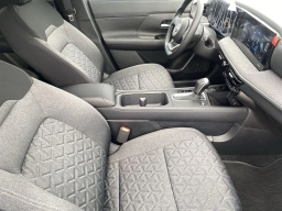 Nissan Kicks SV FWD 2026