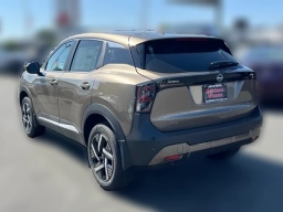 Nissan Kicks SV FWD 2026