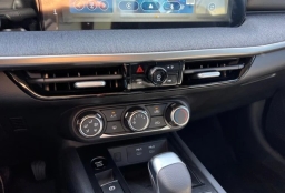 Nissan Kicks SV FWD 2026