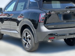 Nissan Kicks SV FWD 2026