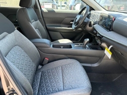 Nissan Kicks SV FWD 2026