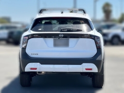 Nissan Kicks SV FWD 2026