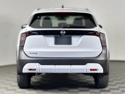 Nissan Kicks SV FWD 2026