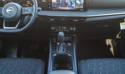 Nissan Kicks SV FWD 2026