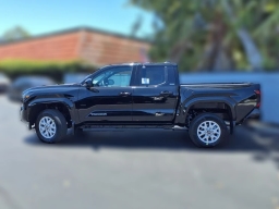 Toyota Tacoma 2WD SR5 Double Cab 5' Bed AT (Natl) 2026