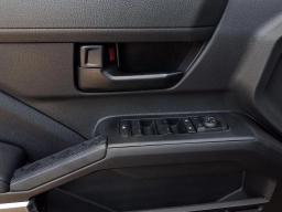 Toyota Tacoma 2WD SR5 Double Cab 5' Bed AT (Natl) 2026
