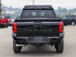 Toyota Tacoma 2WD SR5 Double Cab 5' Bed AT (GS) 2026