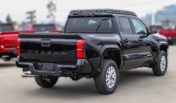 Toyota Tacoma 2WD SR5 Double Cab 5' Bed AT (GS) 2026