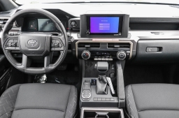Toyota Tacoma 2WD SR5 Double Cab 5' Bed AT (GS) 2026