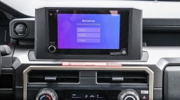 Toyota Tacoma 2WD SR5 Double Cab 5' Bed AT (GS) 2026
