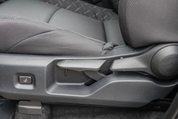 Toyota Tacoma 2WD SR5 Double Cab 5' Bed AT (GS) 2026