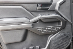 Toyota Tacoma 2WD SR5 Double Cab 5' Bed AT (GS) 2026