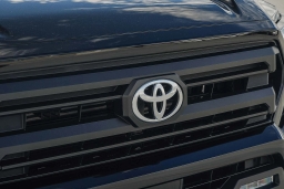 Toyota Tacoma 2WD SR5 Double Cab 5' Bed AT (Natl) 2026